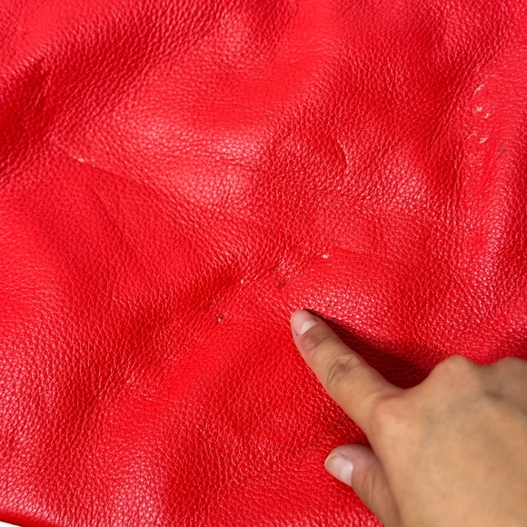 Michael Kors Red Pebbled Leather Shoulder Bag With Gold Chain Adjusting Strap - Picture 4 of 13